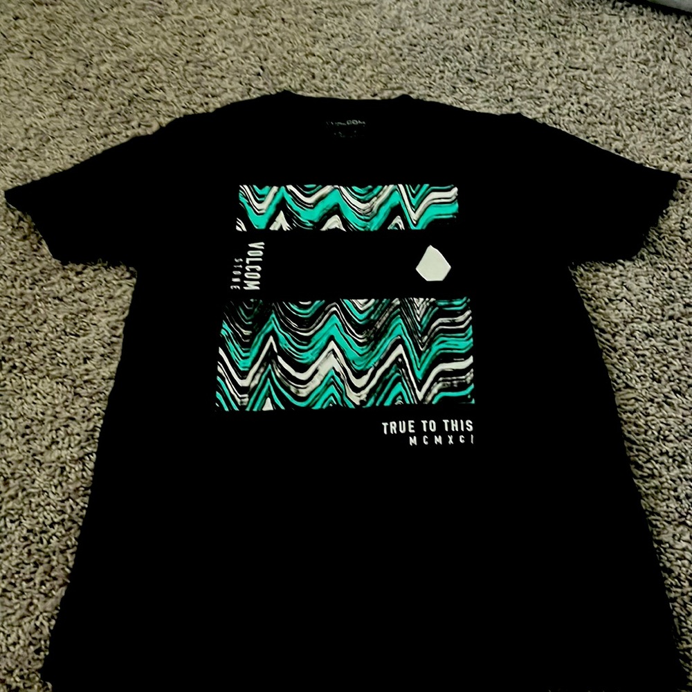 Vulcan stone short sleeve black shirt